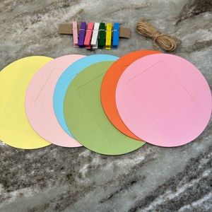 Mini polaroid photo picture frames and line mini paper clips